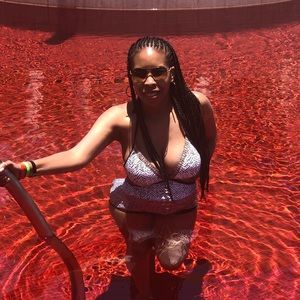 Meet your Posher, Vashira